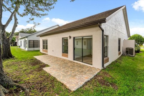 House in Orlando, Florida 3 bedrooms, 160.35 sq.m. № 1858322 - photo 25