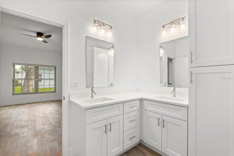House in Orlando, Florida 3 bedrooms, 160.35 sq.m. № 1858322 - photo 8