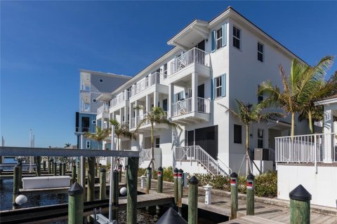 Condominio en venta en Cape Coral, Florida, 3 dormitorios, 206.43 m2 № 1817954 - foto 1