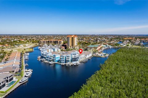Condominio en venta en Cape Coral, Florida, 3 dormitorios, 206.43 m2 № 1817954 - foto 26