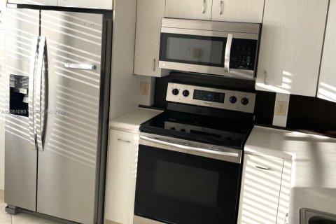 Condo in Coconut Creek, Florida, 2 bedrooms № 2150403 - photo 5