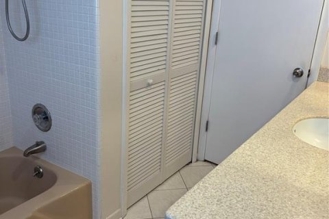 Casa en alquiler en Clearwater, Florida, 3 dormitorios, 161.84 m2 № 1907421 - foto 19