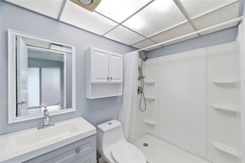 Condo in Sun City Center, Florida, 1 bedroom  № 2212942 - photo 12