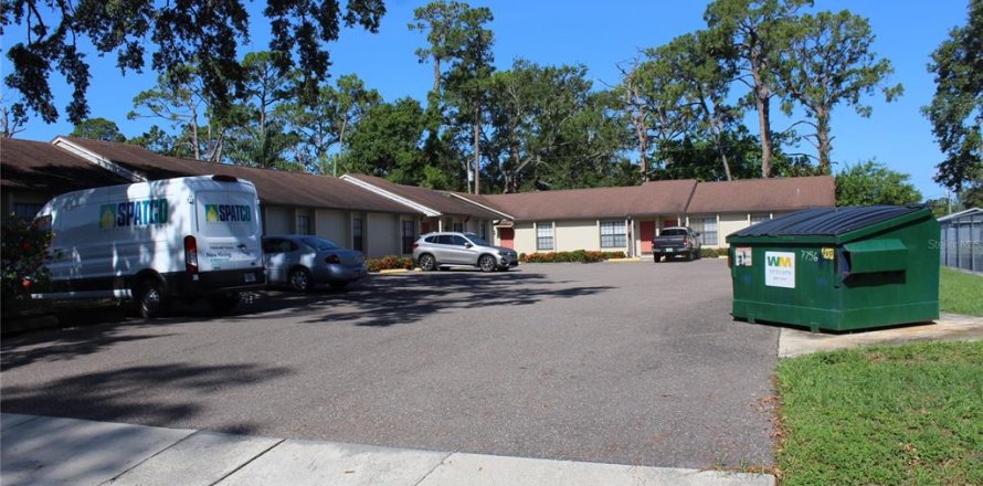 Immobilier commercial à Pinellas Park, Floride № 1827269