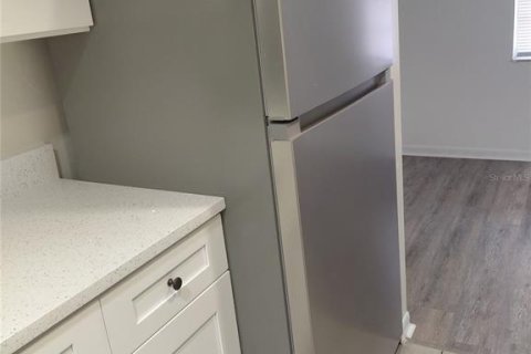 Condominio en alquiler en Tampa, Florida, 2 dormitorios, 88.26 m2 № 2199418 - foto 9