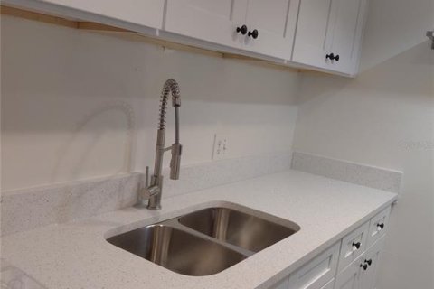 Condominio en alquiler en Tampa, Florida, 2 dormitorios, 88.26 m2 № 2199418 - foto 14