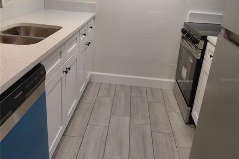 Condominio en alquiler en Tampa, Florida, 2 dormitorios, 88.26 m2 № 2199418 - foto 10