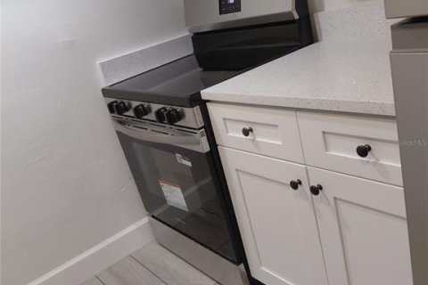 Condominio en alquiler en Tampa, Florida, 2 dormitorios, 88.26 m2 № 2199418 - foto 8