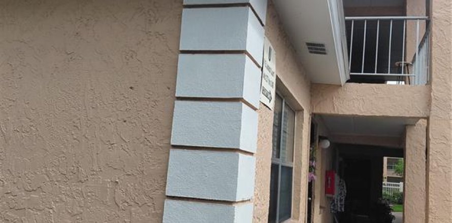 Condominio en Tampa, Florida, 2 dormitorios  № 2199418