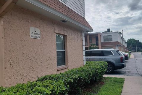 Condominio en alquiler en Tampa, Florida, 2 dormitorios, 88.26 m2 № 2199418 - foto 2