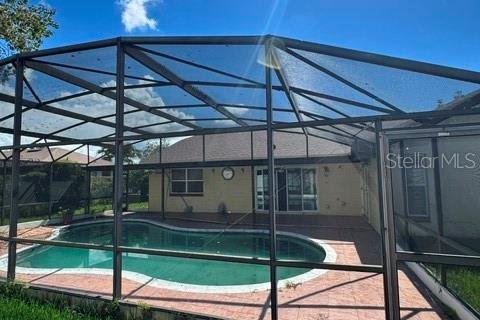 House in Kissimmee, Florida 4 bedrooms, 170.2 sq.m. № 2424189 - photo 9