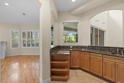 Casa en venta en Bradenton, Florida, 5 dormitorios, 376.16 m2 № 2217121 - foto 18