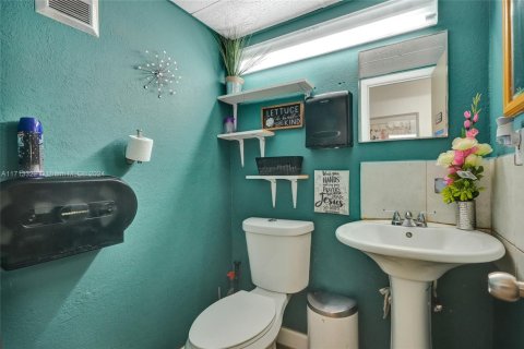 Commercial property in Miramar, Florida № 1701760 - photo 21