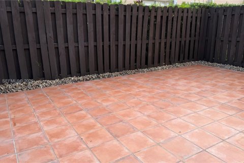 Touwnhouse à louer à Miami, Floride: 3 chambres, 138.52 m2 № 2055597 - photo 14