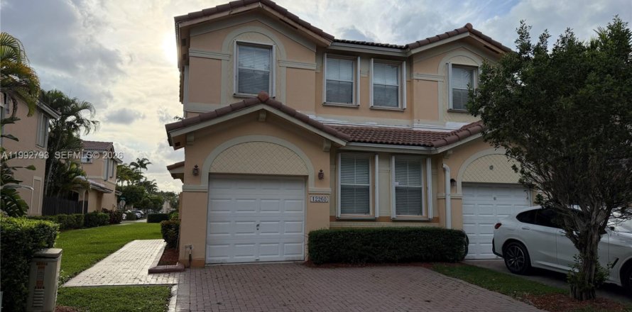 Touwnhouse à Miami, Floride 3 chambres, 138.52 m2 № 2055597