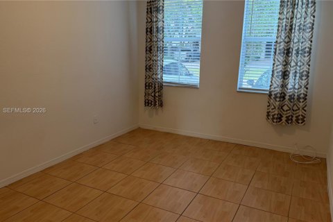 Touwnhouse à louer à Miami, Floride: 3 chambres, 138.52 m2 № 2055597 - photo 6