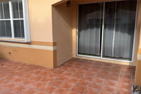 Touwnhouse à louer à Miami, Floride: 3 chambres, 138.52 m2 № 2055597 - photo 13