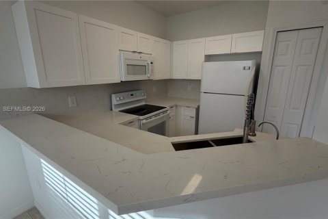 Touwnhouse à louer à Miami, Floride: 3 chambres, 138.52 m2 № 2055597 - photo 4