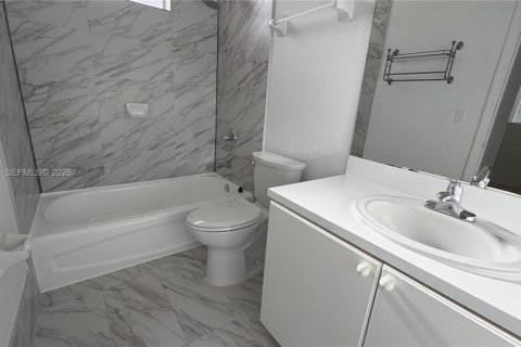 Touwnhouse à louer à Miami, Floride: 3 chambres, 138.52 m2 № 2055597 - photo 11