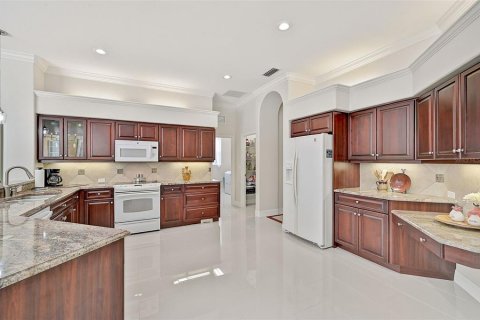 House in Bradenton, Florida 3 bedrooms, 284.75 sq.m. № 1327222 - photo 11