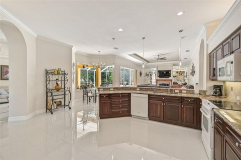 House in Bradenton, Florida 3 bedrooms, 284.75 sq.m. № 1327222 - photo 12