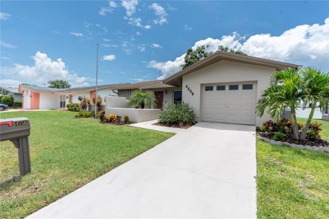 House in Clearwater, Florida 3 bedrooms, 172.71 sq.m. № 1846867 - photo 1