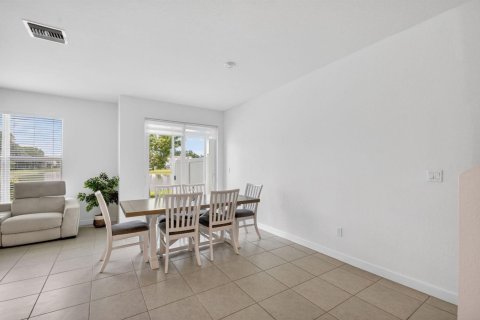 Купить таунхаус в Лейк-Уорт, Флорида 4 комнаты, 171.96м2, № 2083363 - фото 15