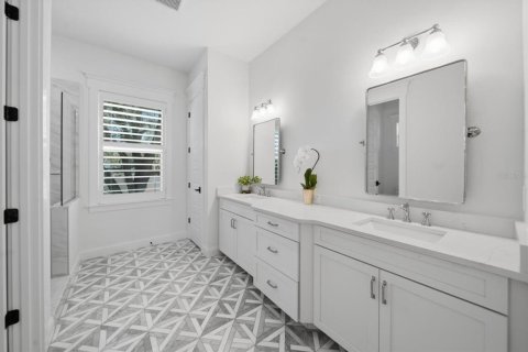 Villa ou maison à vendre à Tampa, Floride: 5 chambres, 295.15 m2 № 2429267 - photo 18