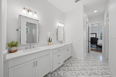 Villa ou maison à vendre à Tampa, Floride: 5 chambres, 295.15 m2 № 2429267 - photo 20