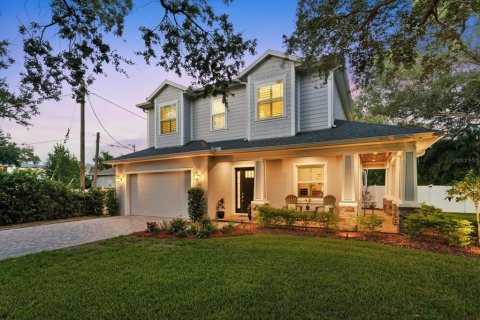 Villa ou maison à Tampa, Floride 5 chambres, 295.15 m2 № 2429267
