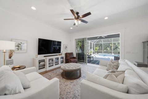 Villa ou maison à vendre à Tampa, Floride: 5 chambres, 295.15 m2 № 2429267 - photo 8