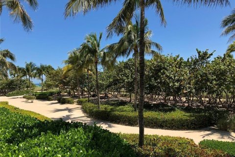 Condo in Bal Harbour, Florida, 1 bedroom  № 1868558 - photo 26