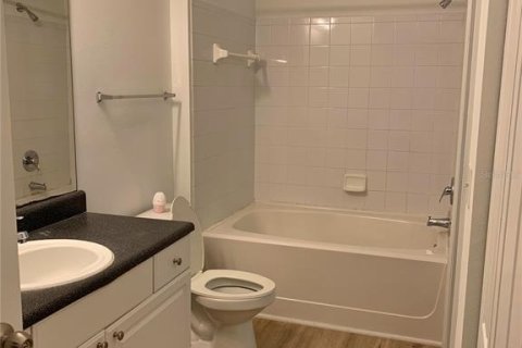 Condominio en alquiler en Orlando, Florida, 1 dormitorio, 71.07 m2 № 2204371 - foto 11