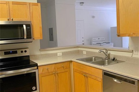 Condominio en alquiler en Orlando, Florida, 1 dormitorio, 71.07 m2 № 2204371 - foto 3