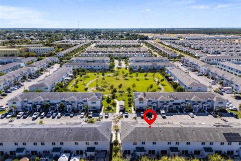Adosado en venta en Florida City, Florida, 3 dormitorios, 136.01 m2 № 2035771 - foto 30