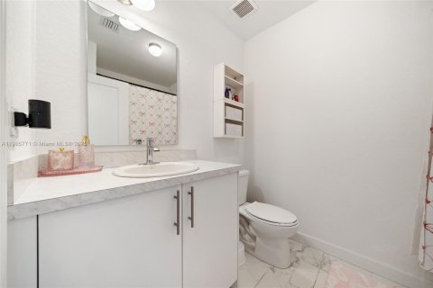 Adosado en venta en Florida City, Florida, 3 dormitorios, 136.01 m2 № 2035771 - foto 21