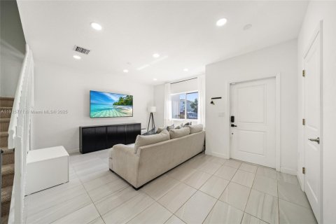 Adosado en venta en Florida City, Florida, 3 dormitorios, 136.01 m2 № 2035771 - foto 3