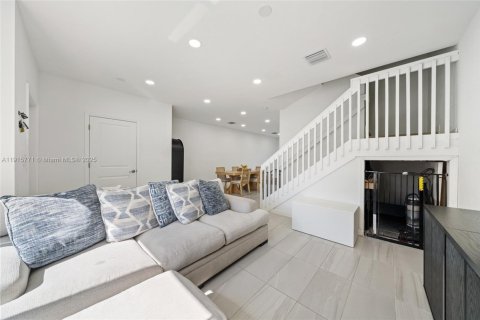 Adosado en venta en Florida City, Florida, 3 dormitorios, 136.01 m2 № 2035771 - foto 4