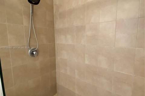 Touwnhouse à louer à Miami, Floride: 3 chambres, 157.93 m2 № 2086602 - photo 20