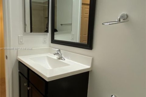 Touwnhouse à louer à Miami, Floride: 3 chambres, 157.93 m2 № 2086602 - photo 24