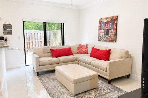 Touwnhouse à louer à Miami, Floride: 3 chambres, 157.93 m2 № 2086602 - photo 7