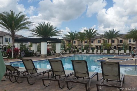 Touwnhouse à louer à Miami, Floride: 3 chambres, 157.93 m2 № 2086602 - photo 30