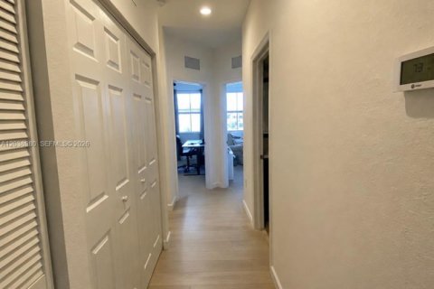Touwnhouse à louer à Miami, Floride: 3 chambres, 157.93 m2 № 2086602 - photo 16