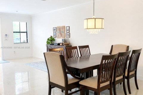 Touwnhouse à louer à Miami, Floride: 3 chambres, 157.93 m2 № 2086602 - photo 6