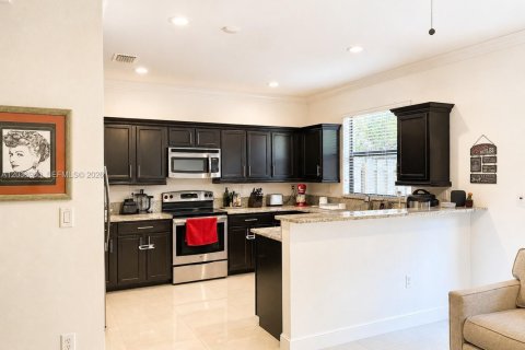 Touwnhouse à louer à Miami, Floride: 3 chambres, 157.93 m2 № 2086602 - photo 10