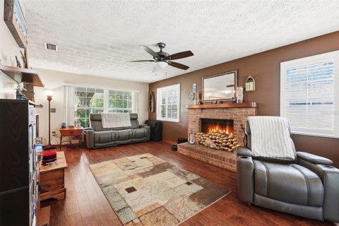 Villa ou maison à vendre à Kissimmee, Floride: 3 chambres, 160.54 m2 № 2258268 - photo 10