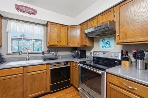 Villa ou maison à vendre à Kissimmee, Floride: 3 chambres, 160.54 m2 № 2258268 - photo 16