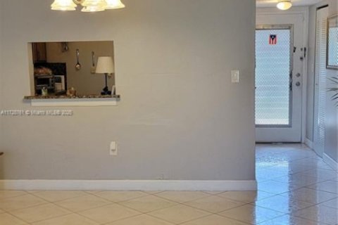 Condo in Lauderdale Lakes, Florida, 2 bedrooms  № 1478536 - photo 4