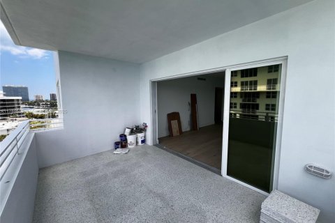 Condo in Bay Harbor Islands, Florida, 2 bedrooms  № 1701740 - photo 18