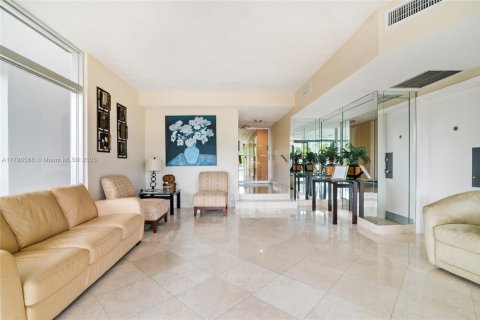 Condo in Bay Harbor Islands, Florida, 2 bedrooms  № 1701740 - photo 2